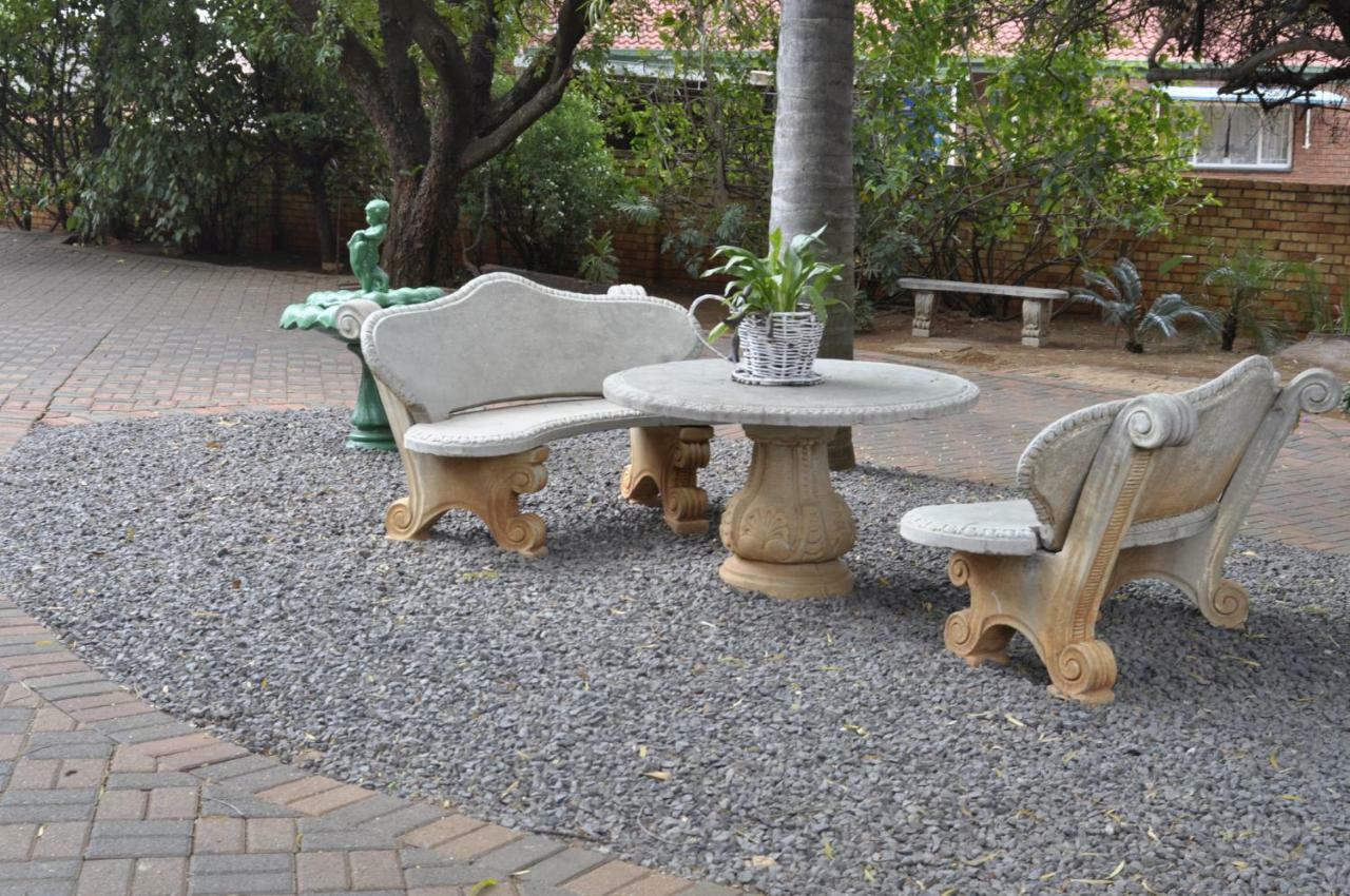 פרטוריה A Knights Rest Guesthouse מראה חיצוני תמונה